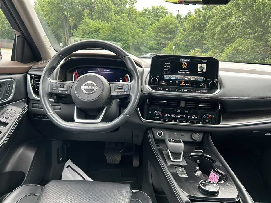 Nissan Rogue Platinum      2023