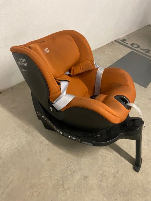 Cadeira Auto Britax Römer i-Size com Base Rotativa – Dos 0 aos 4 anos