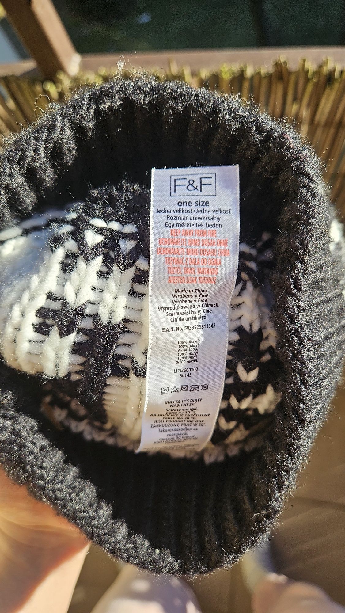 Czapka zimowa czarno-biała renifery rozmiar XS/S
