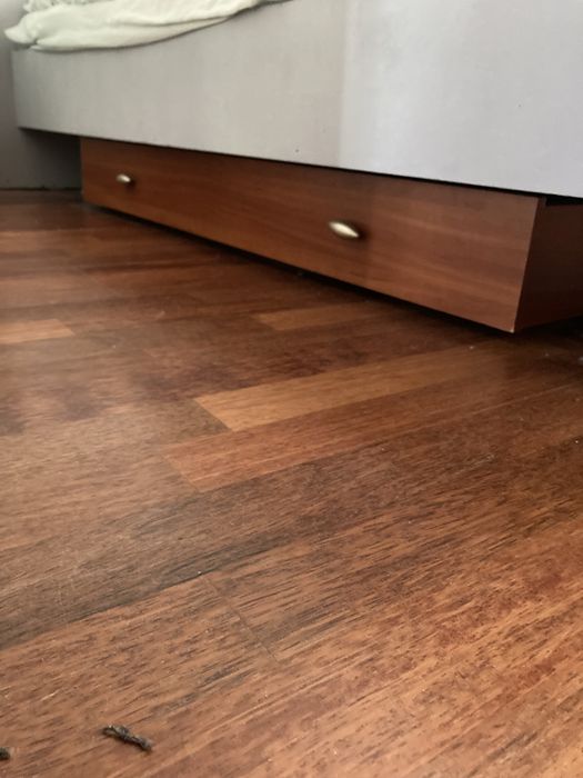 szuflada pod łóżko