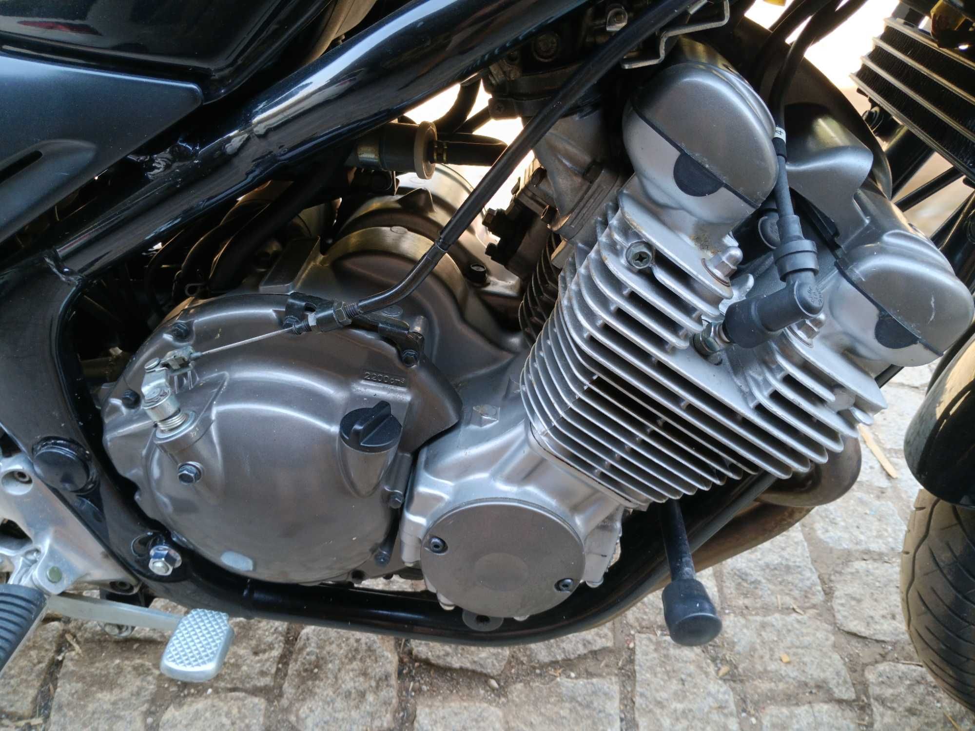 Moto Yamaha XJ600N