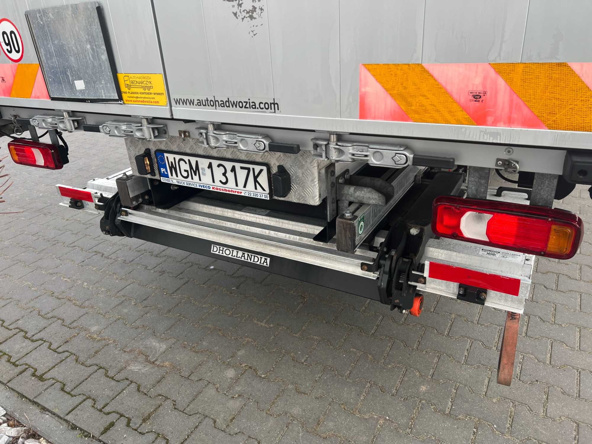 Iveco Daily 70C18 AB06 Max kabina łużko za fotelami + winda 7200 DMC