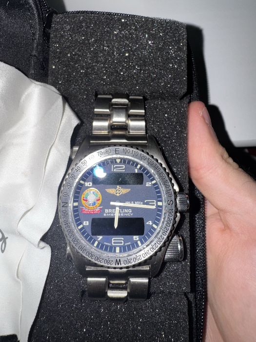 Breitling Orbiter 3 Emergency com caixa e toda a documentação.