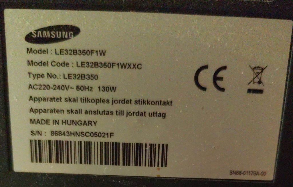 Tv Samsung 82cm em bom estado com suporte de movel