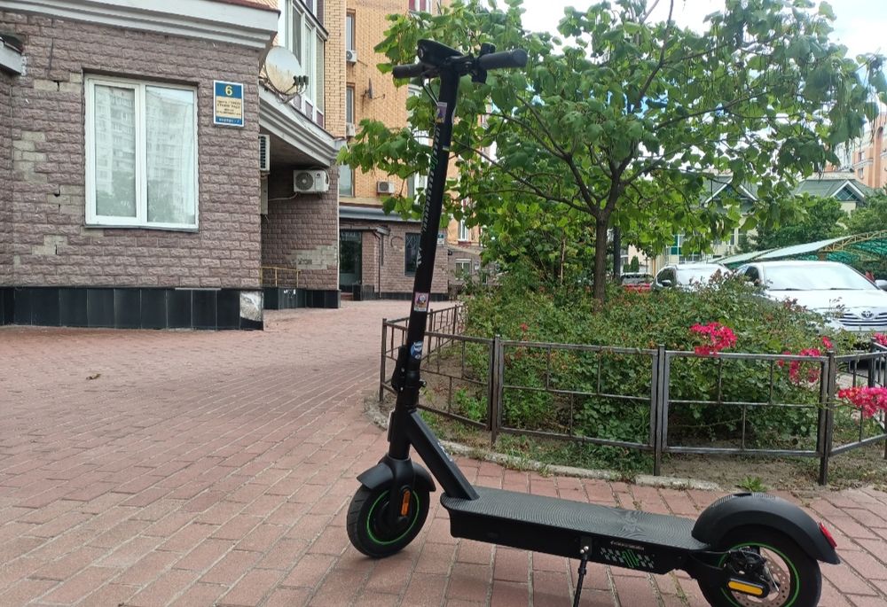 Продам электросамокат
