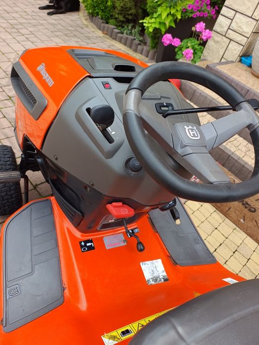 Kosiarka Traktorek Husqvarna V-Twin 16kM Kawasaki napęd hydrosta Pług