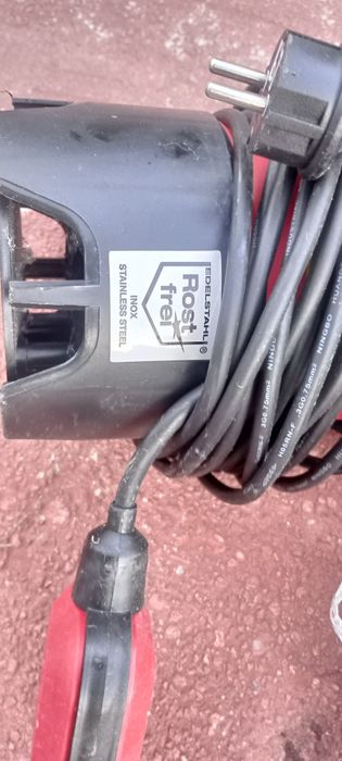 Pompa zanurzeniowa z wężem