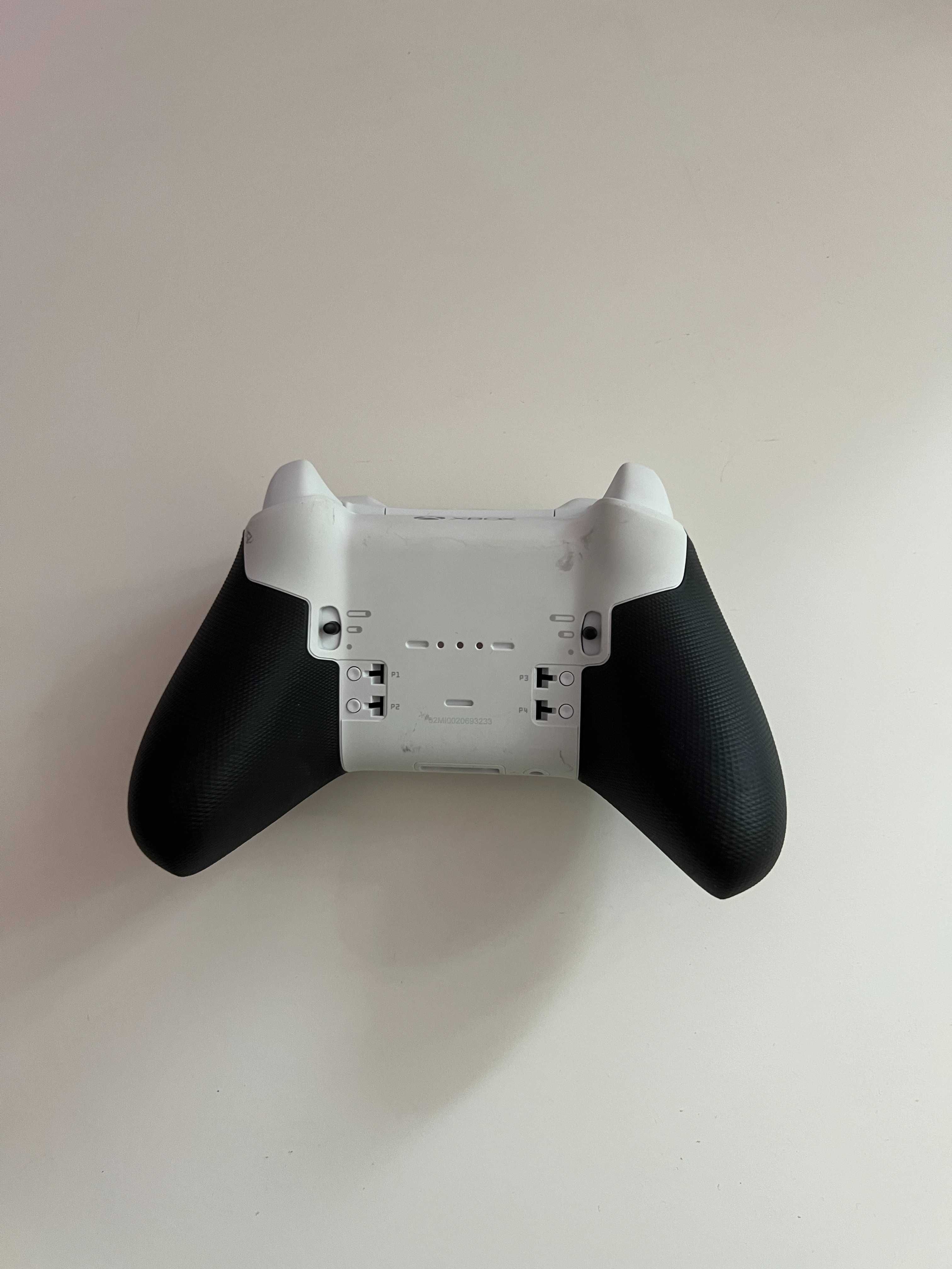 Sprzedam biały Microsoft Xbox Elite Series 2 (wersja podstawowa)