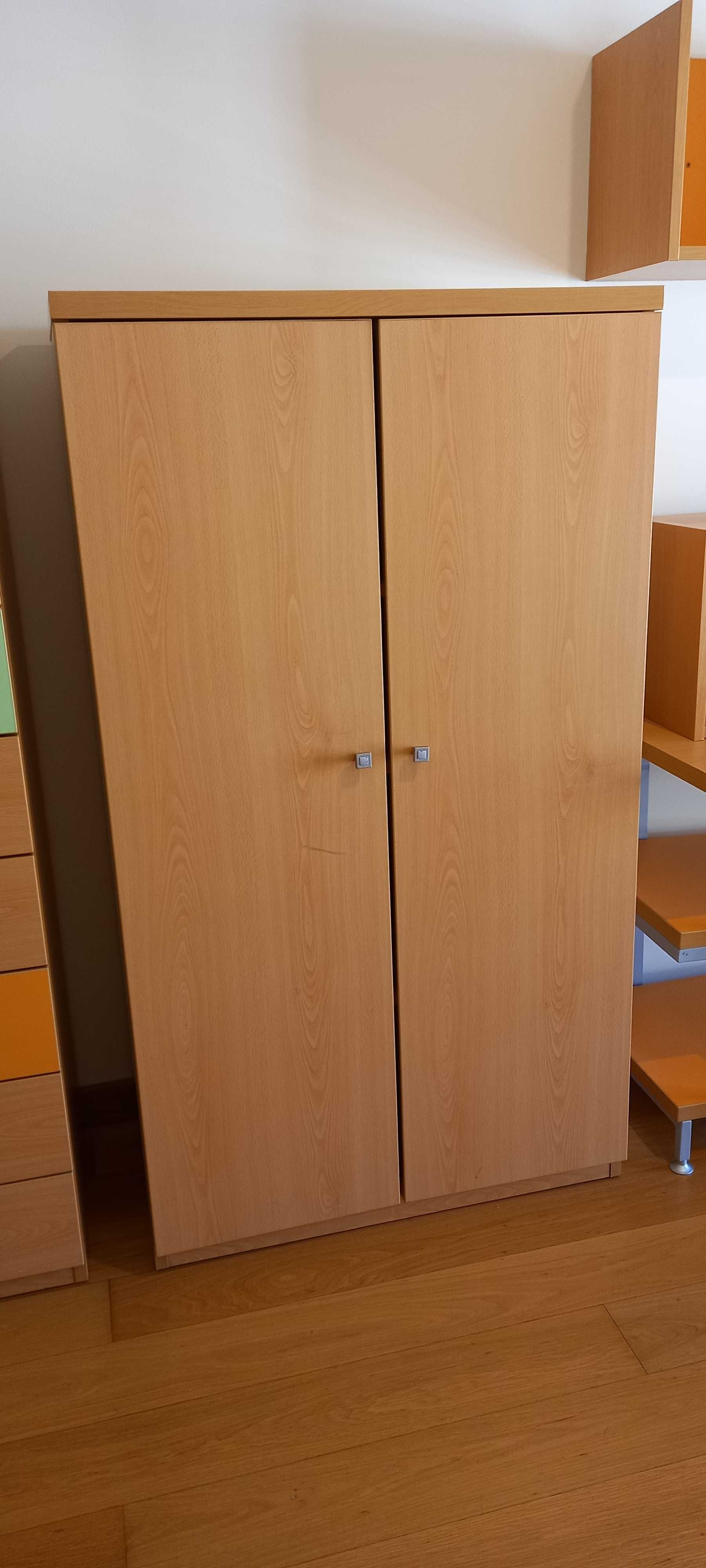 Quarto funcional e moderno para jovens