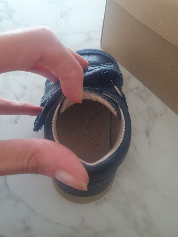 Buty niemowlęce polskiej marki Mido rozmiar 21