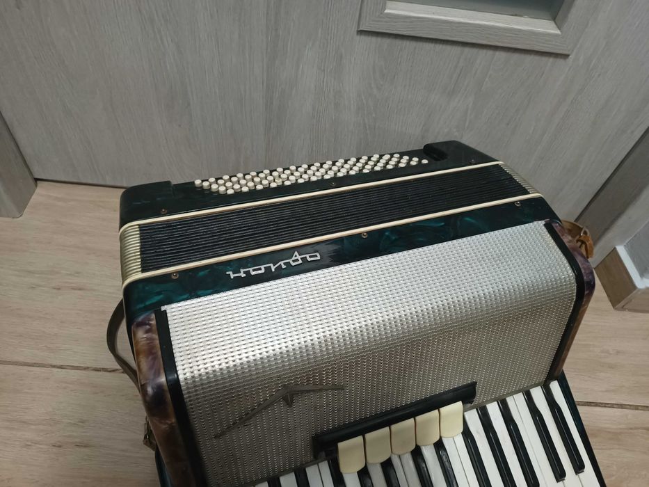 Radziecki akordeon Orion 80 basów sprawny instrument z PRL