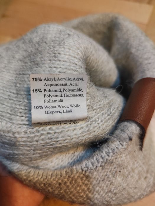 Czapka zimowa damska z pomponem