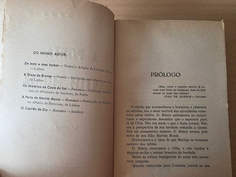 Livro "A Porta de Martim Moniz" de Alves Morgado