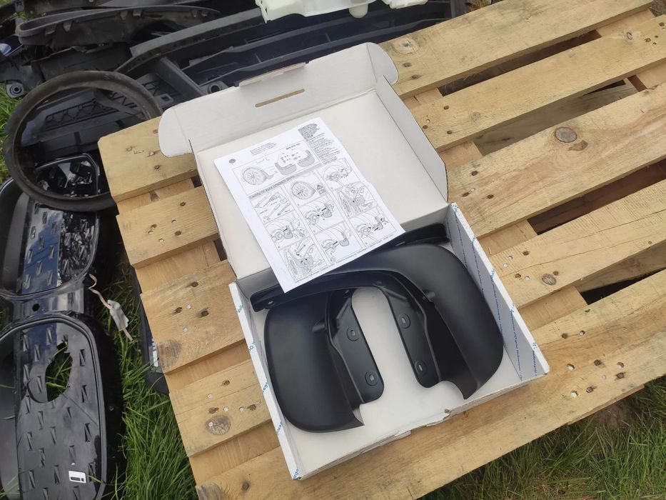 WG Chlapacze tył 2 szt Vw Caddy 15- 2K5075101