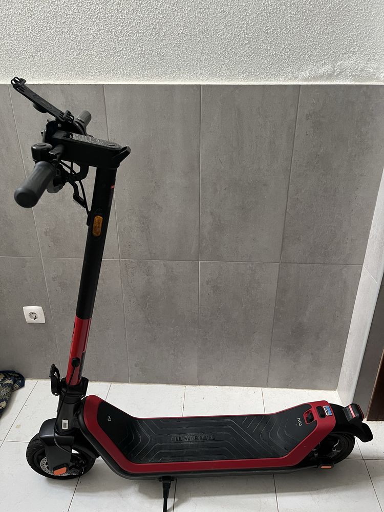 Trotinete Elétrica NIU KQI3 Sport Vermelha