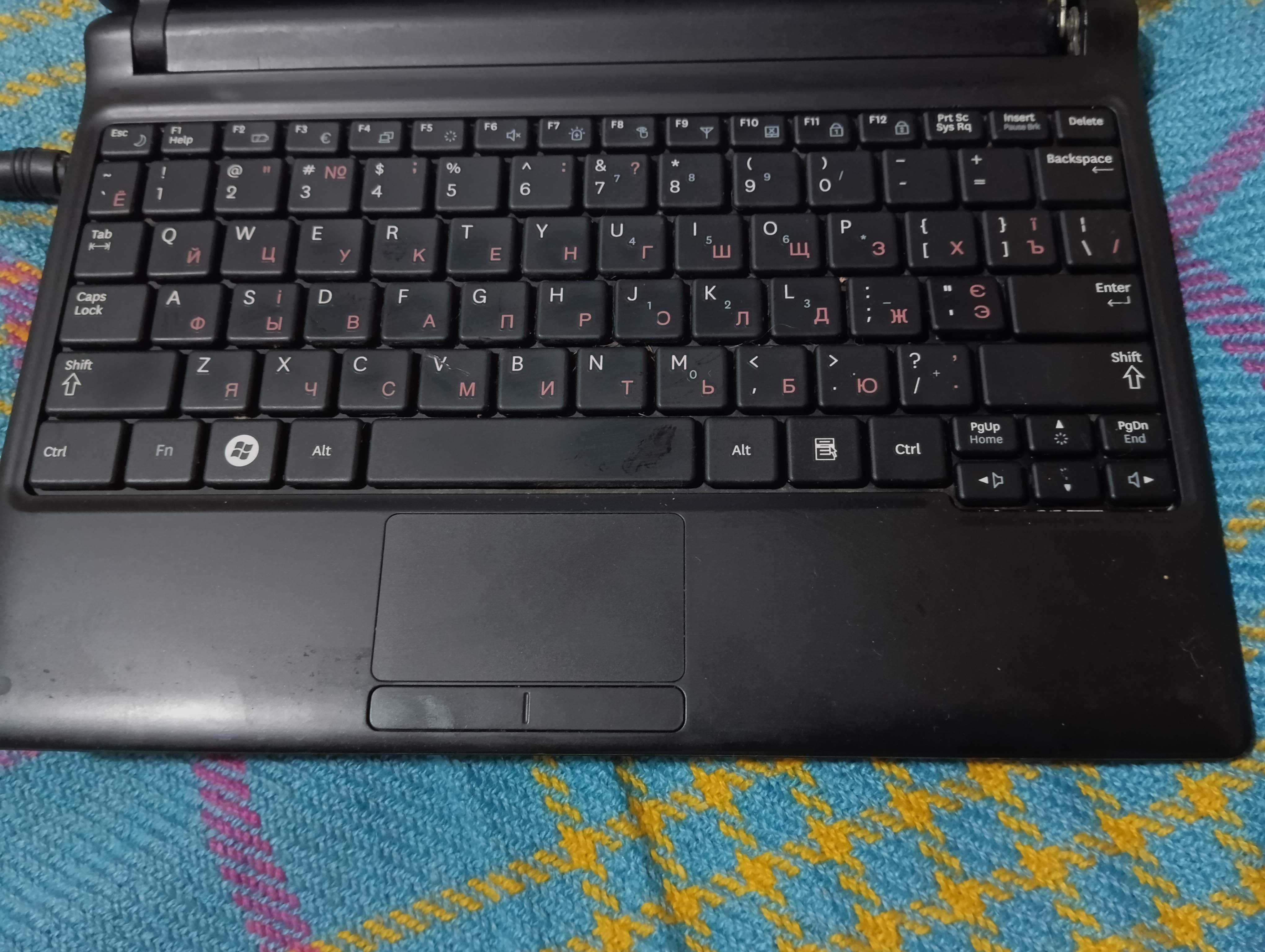 Ноутбук нетбук SAMSUNG NP-N102S-B01UK