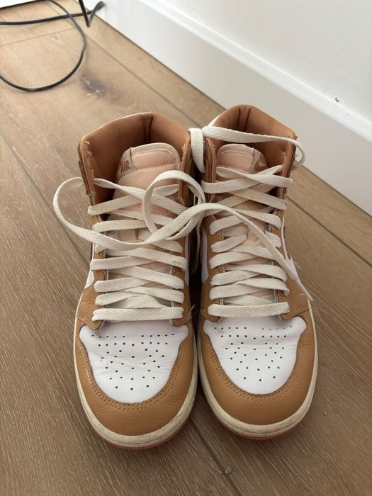 Jordan Air 1 Retro High OG praline