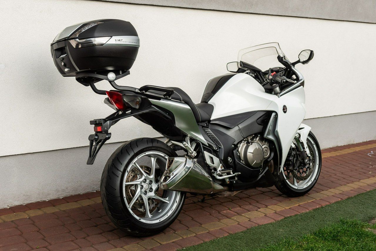 Honda VFR 1200 F 2010 KUFER ABS Raty Transport KSIĄŻKA Serwisowa