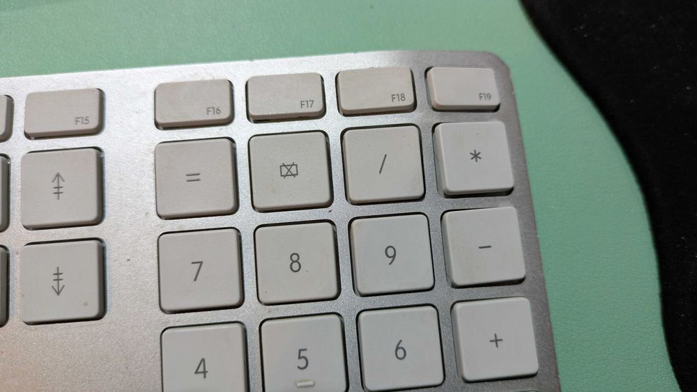 Teclado Apple Branco referencia 1843 para Peças
