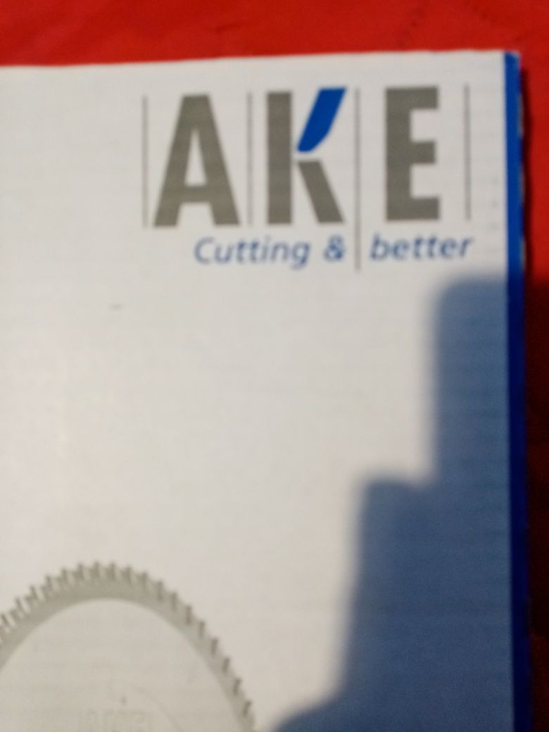 Piła tarczowa AKE Cutting& better do cięcia precyzyjnego