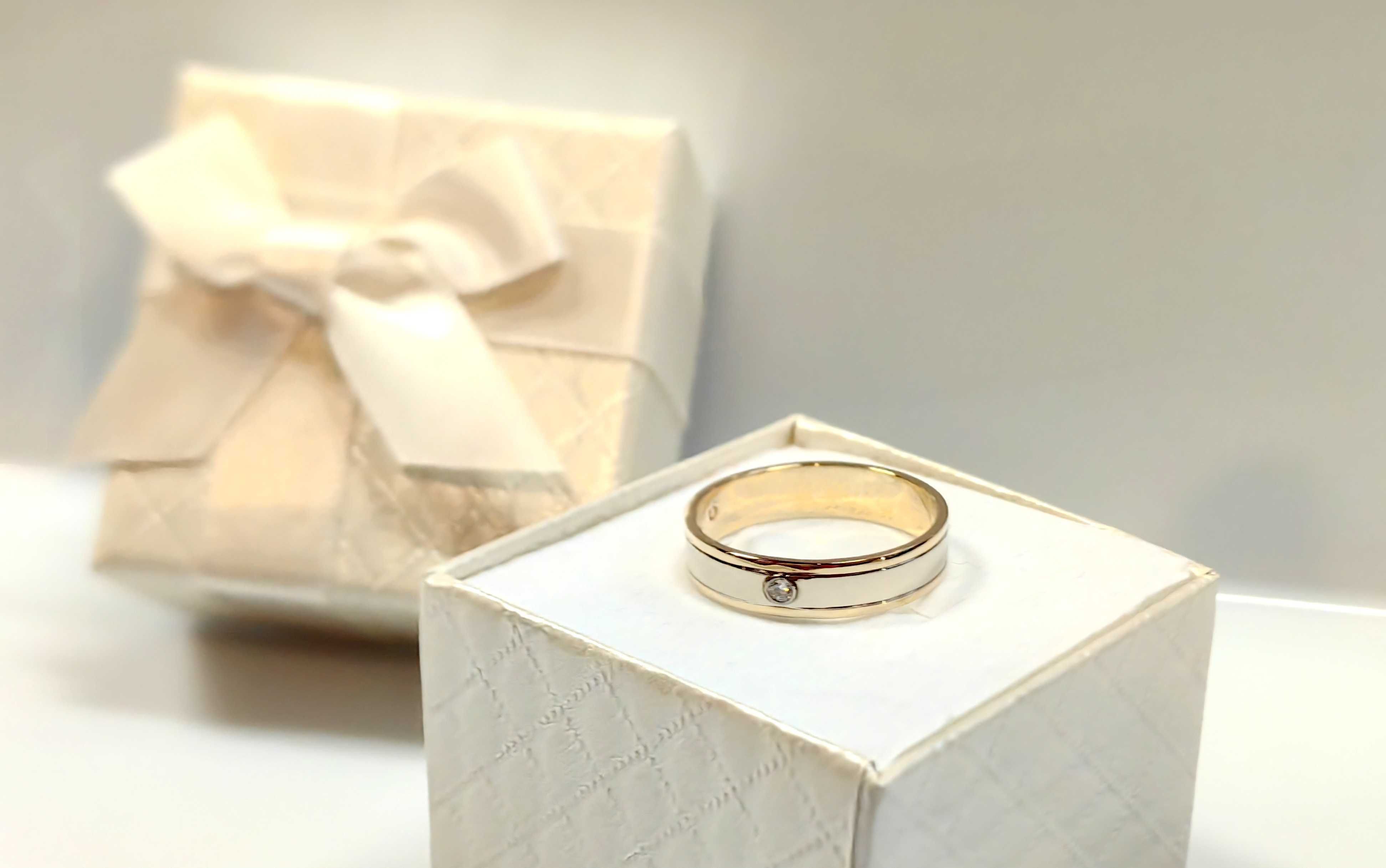 Złota Obrączka z Brylantem 585 14K 4,17g Brylant Diament Certyfikat AU