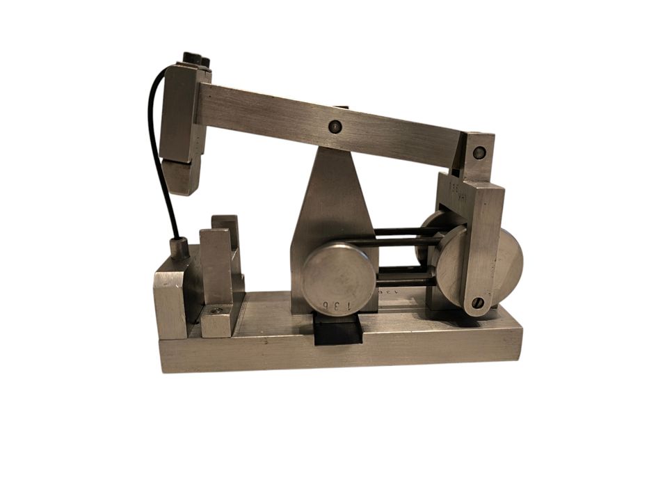 Szyb naftowy model