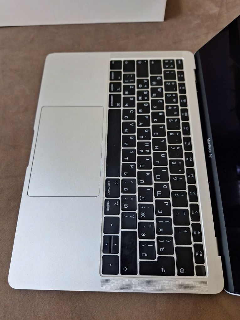 Макбук Air a1932 2019 Silver Core i5