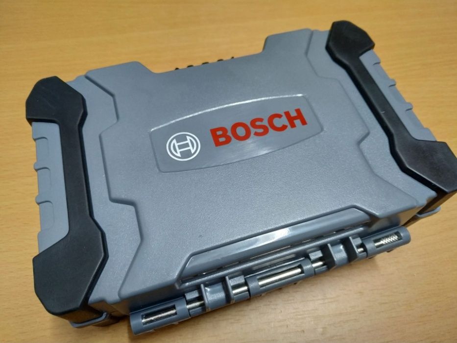 Caixa Ferramentas profissional BOSCH 43 acessórios /pontas /bits NOVA