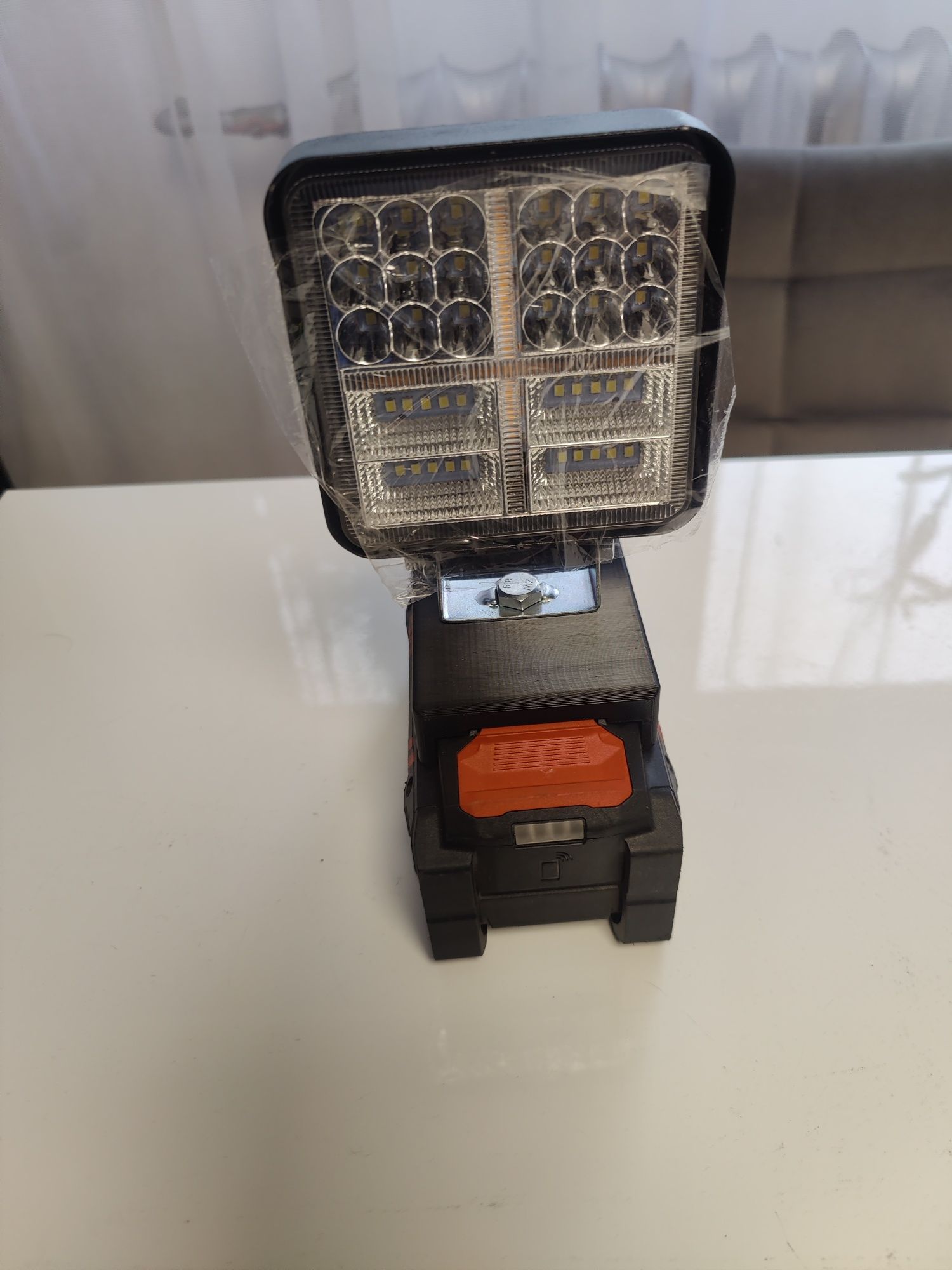 Lampa robocza LED Halogen Hilti  NURON bateria