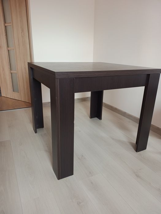 Sprzedam Stół rozkładany z krzesłami