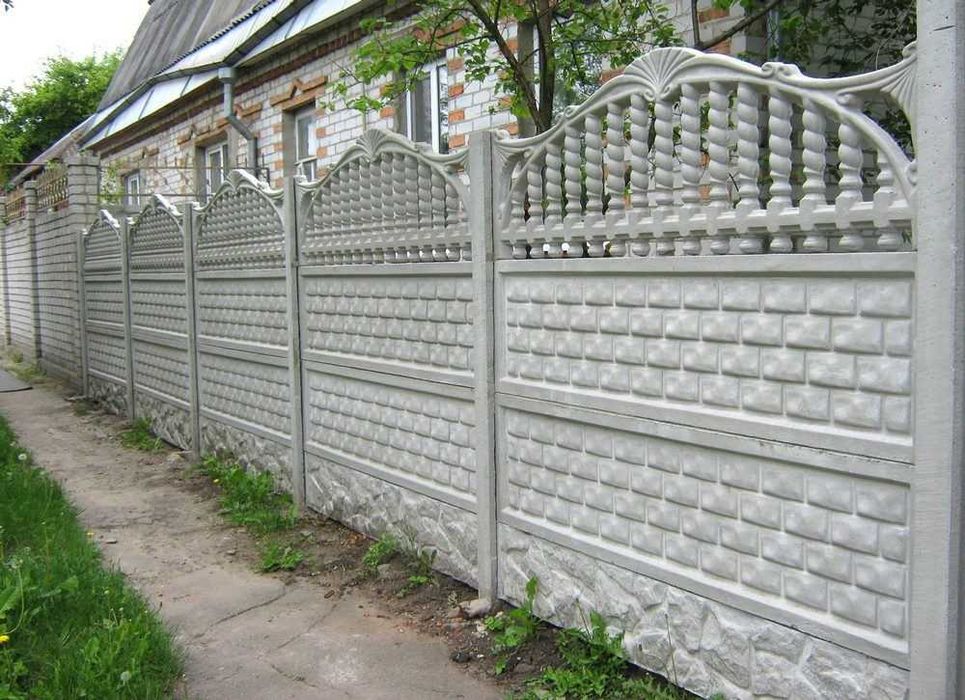 Бетонні секційні огорожі (європаркани) - виробництво і  встановлення.