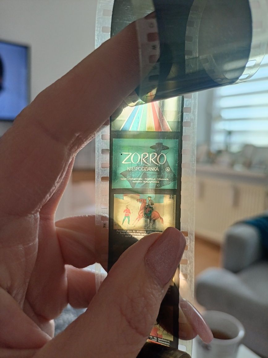 Sprzedam rzutnik Jota z filmami i bajkami