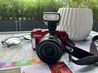Canon Eos M + EF-M 18-55 + lampa + SD32GB  - swietny stan !