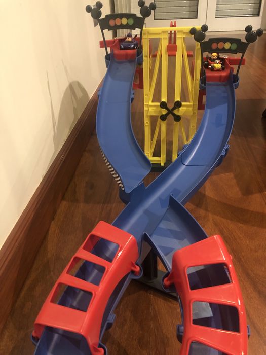 Pista do  Mickey - roadster Racers