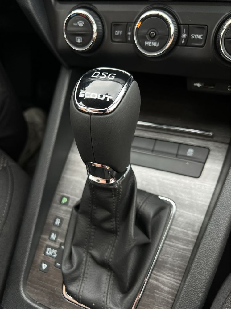 Ручка акпп селектор Skoda Octavia A7 Superb 3 VRS L&K Scout 4x4