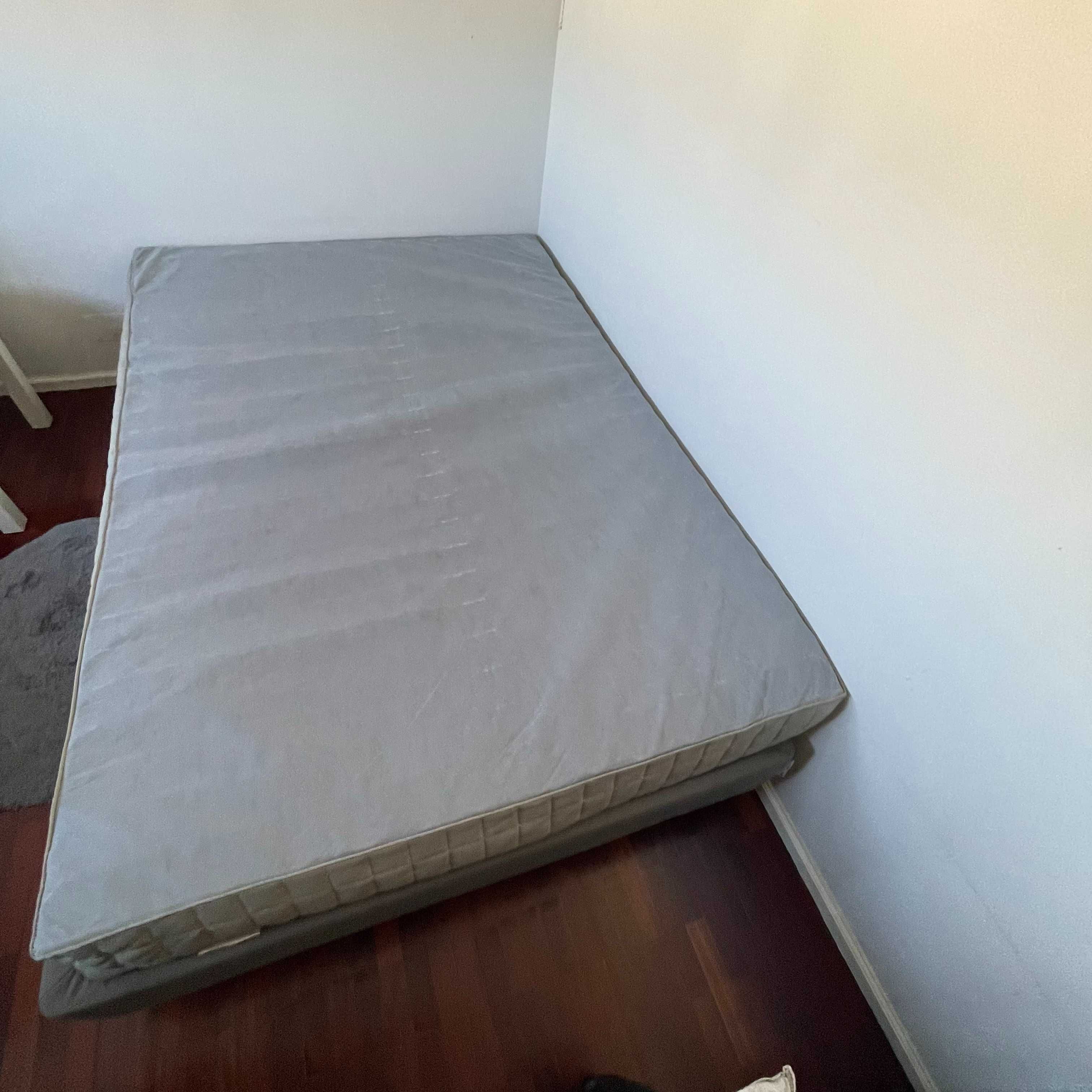 Cama King Size (IKEA)