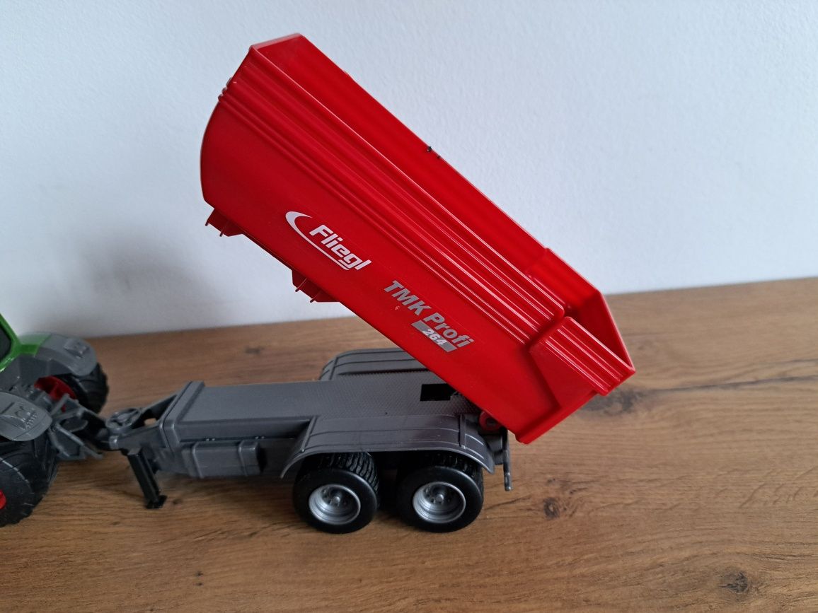 Traktor Fendt z przyczepą Fliegl,  zabawka Dickie
