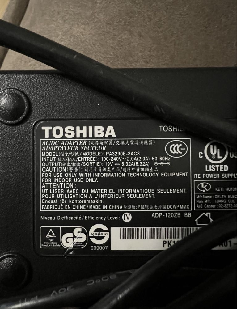 Продам оригінальний блок живлення Toshiba