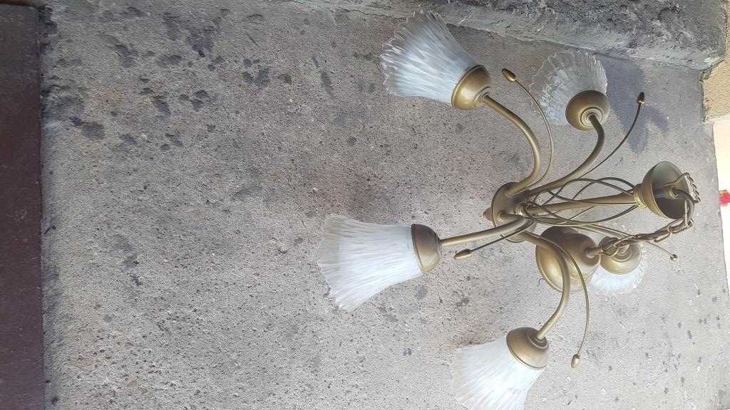Lampa stojaca,używany żyrandol w dobrym stanie i dwa kinkiety