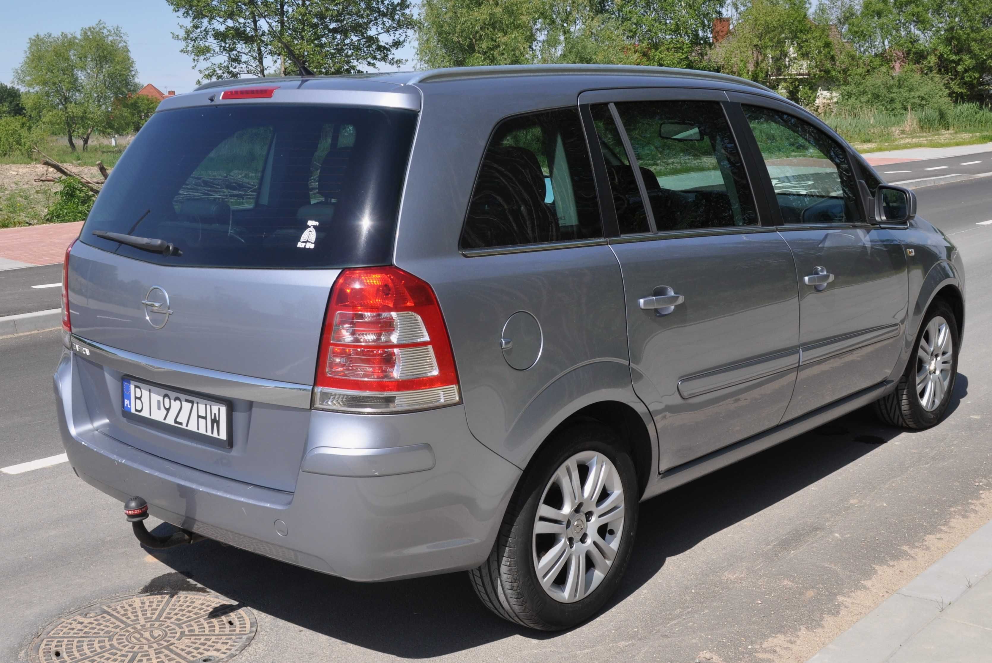 Opel Zafira 2010r bezwypadkowa 7osobowa benzyna