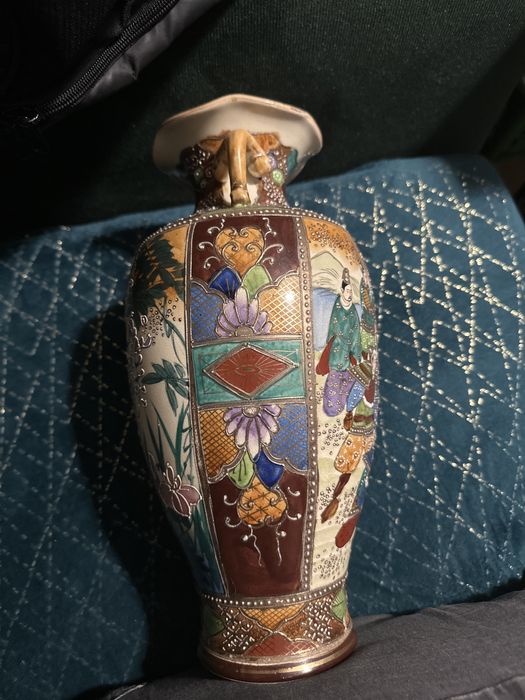 Japonski wazon bogato zdobiony typu Satsuma