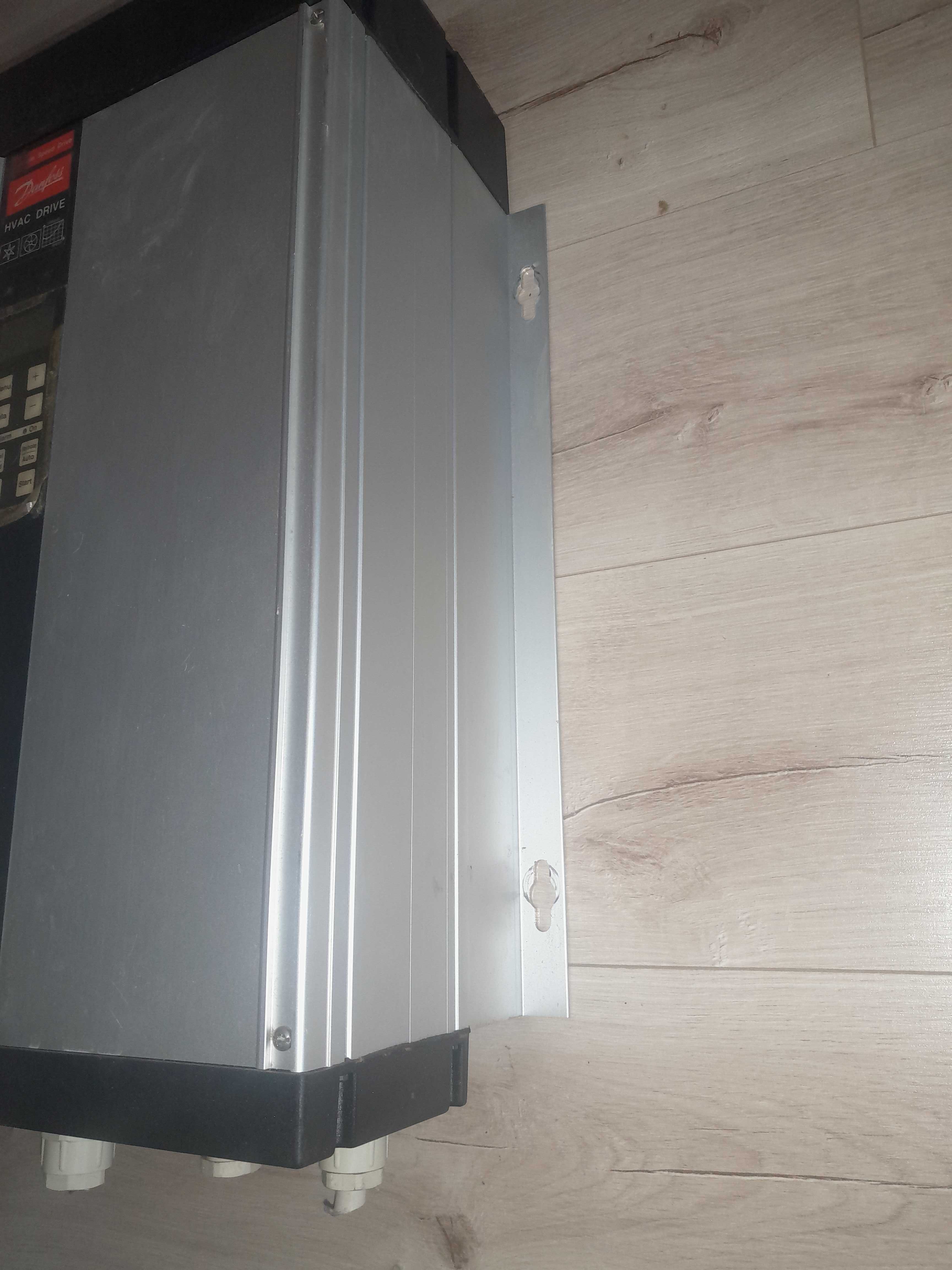 Falownik Danfoss VLT3511 HV-AC 7,5kW