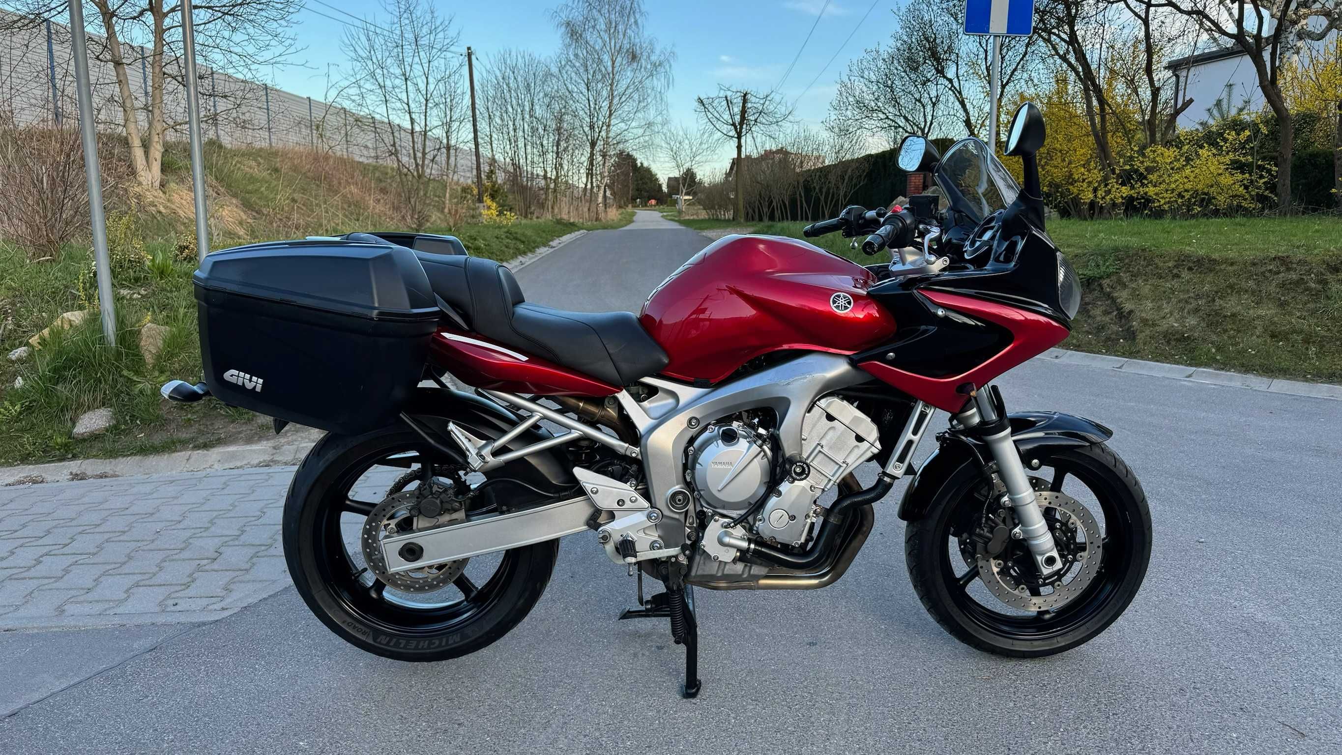 Yamaha FZ6 FAZER kufry GIVI wydechy ARROW 2005r TRANSPORT