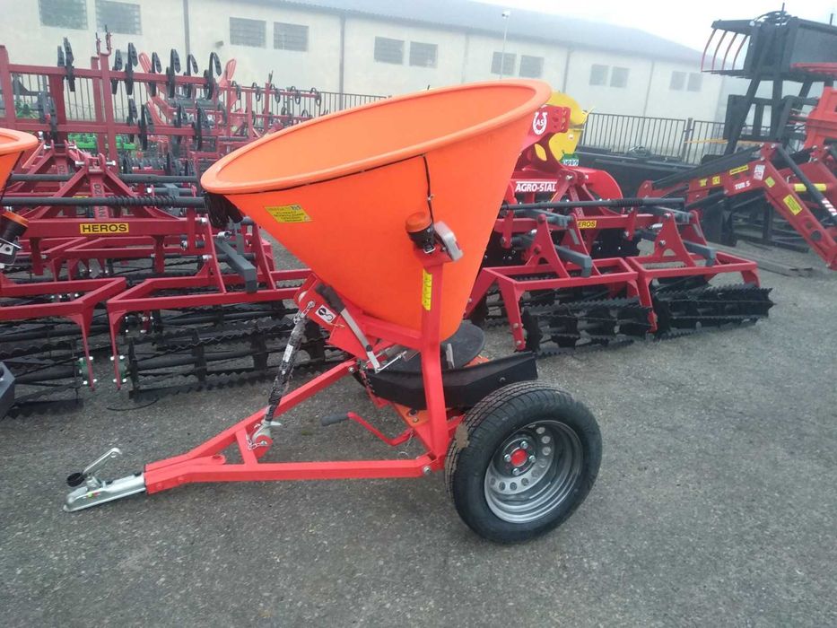 Piaskarka  posypywarka QUAD napęd na koła 300kg