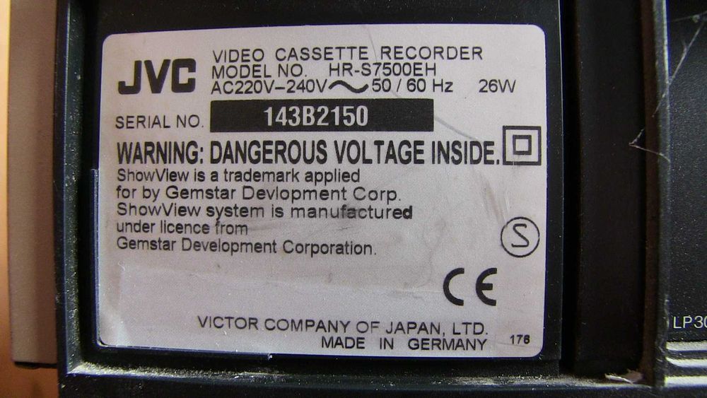 Видеомагнитофон S-VHS JVC HR-S7500EH
