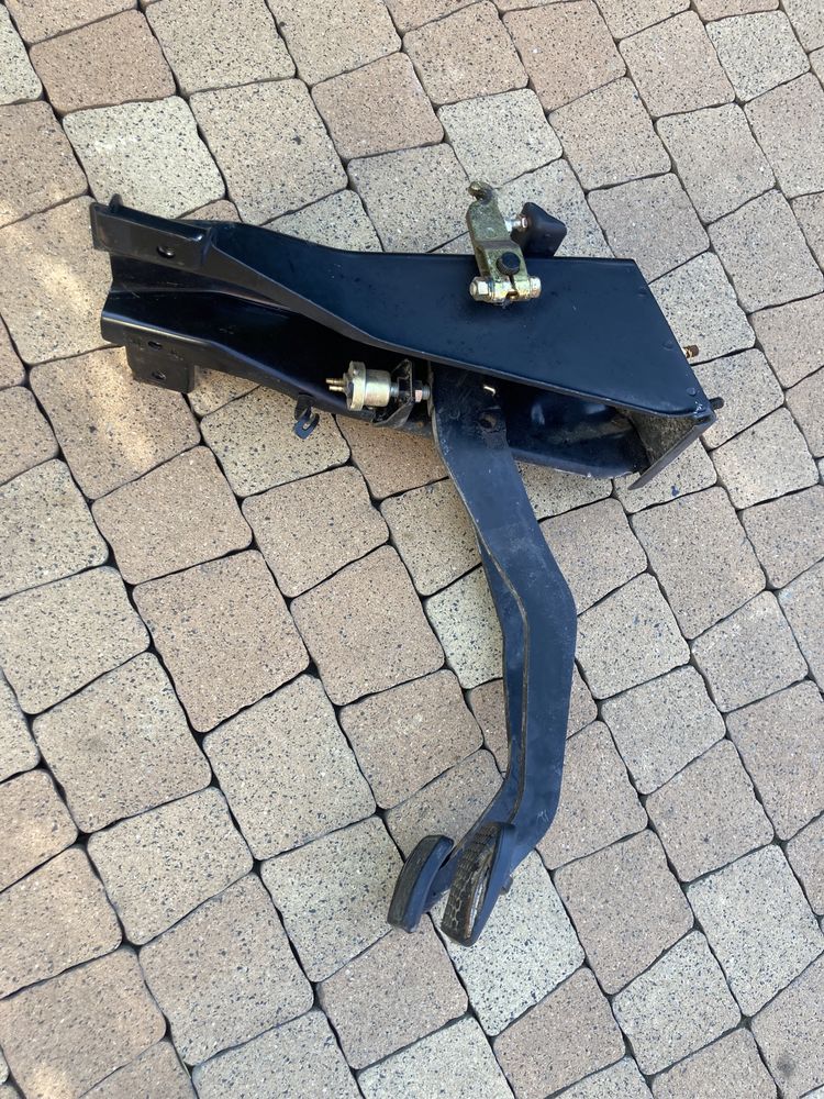 Suzuki samurai sj 410 pedal sprzegła pedały