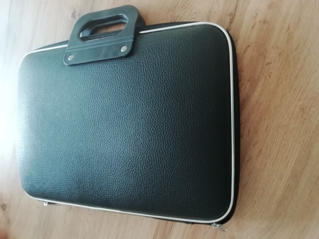 Torba etui na laptopa czarna