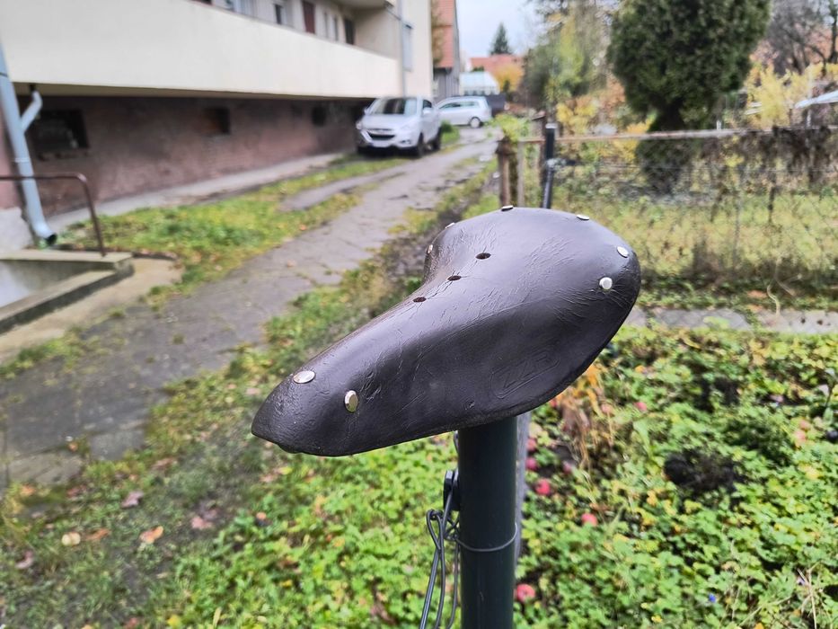 Siodełko sygnowane ZZR do Jaguar/Huragan