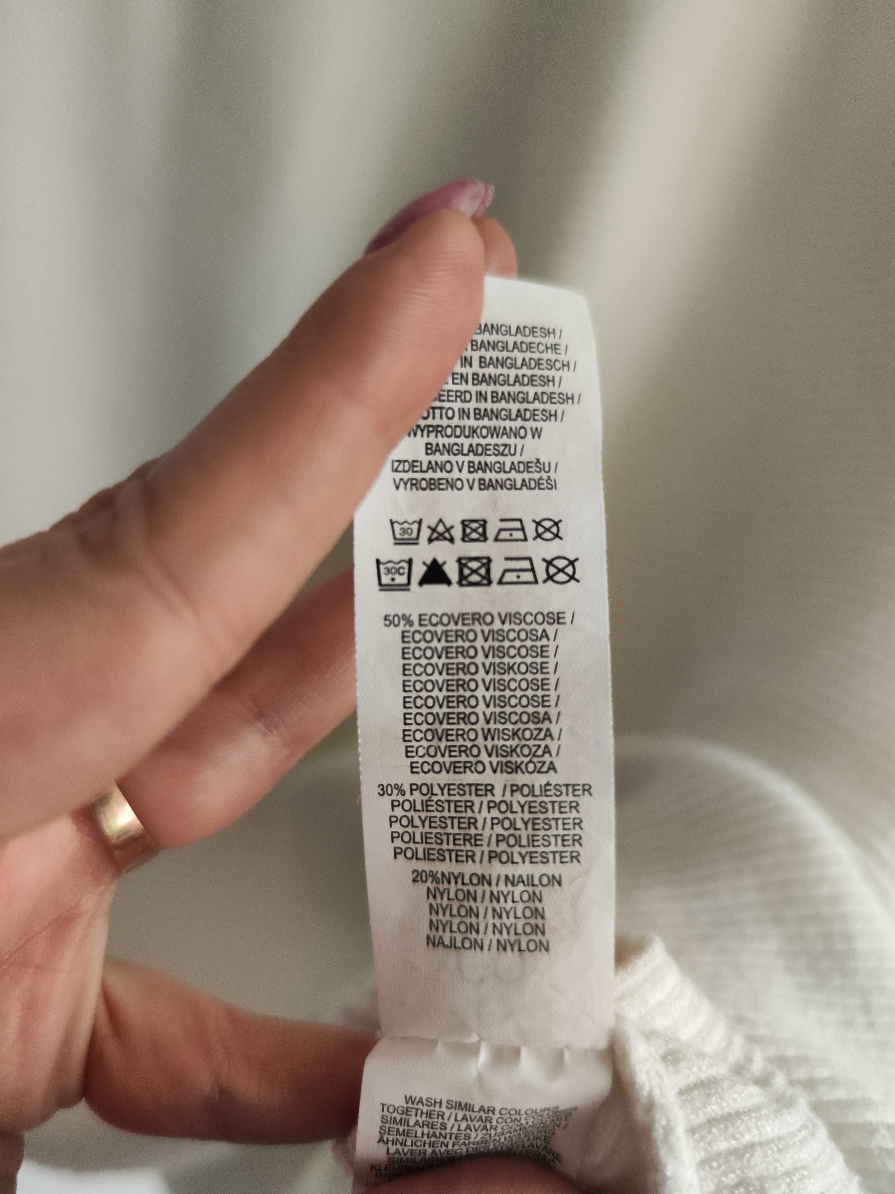 Biały ciepły prążkowany sweterek Primark M
