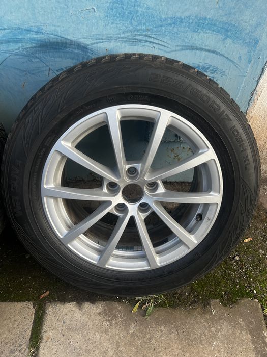 Продам комплект дисков а сборе с резиной. Ауди 225/60/17